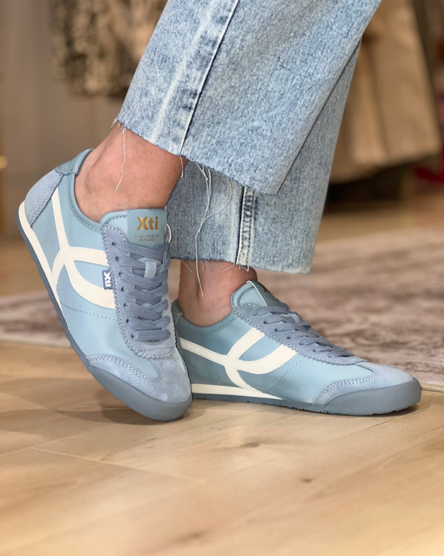Retro Sneaker - Powder Blue
