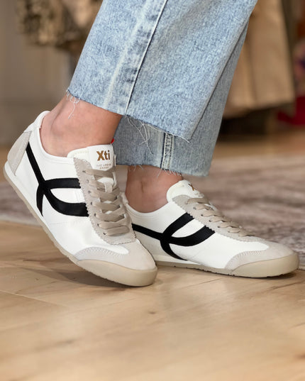 Retro Sneaker - White