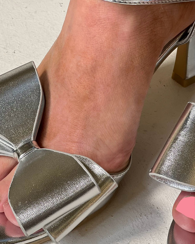 Metallic Bow Heel - Silver