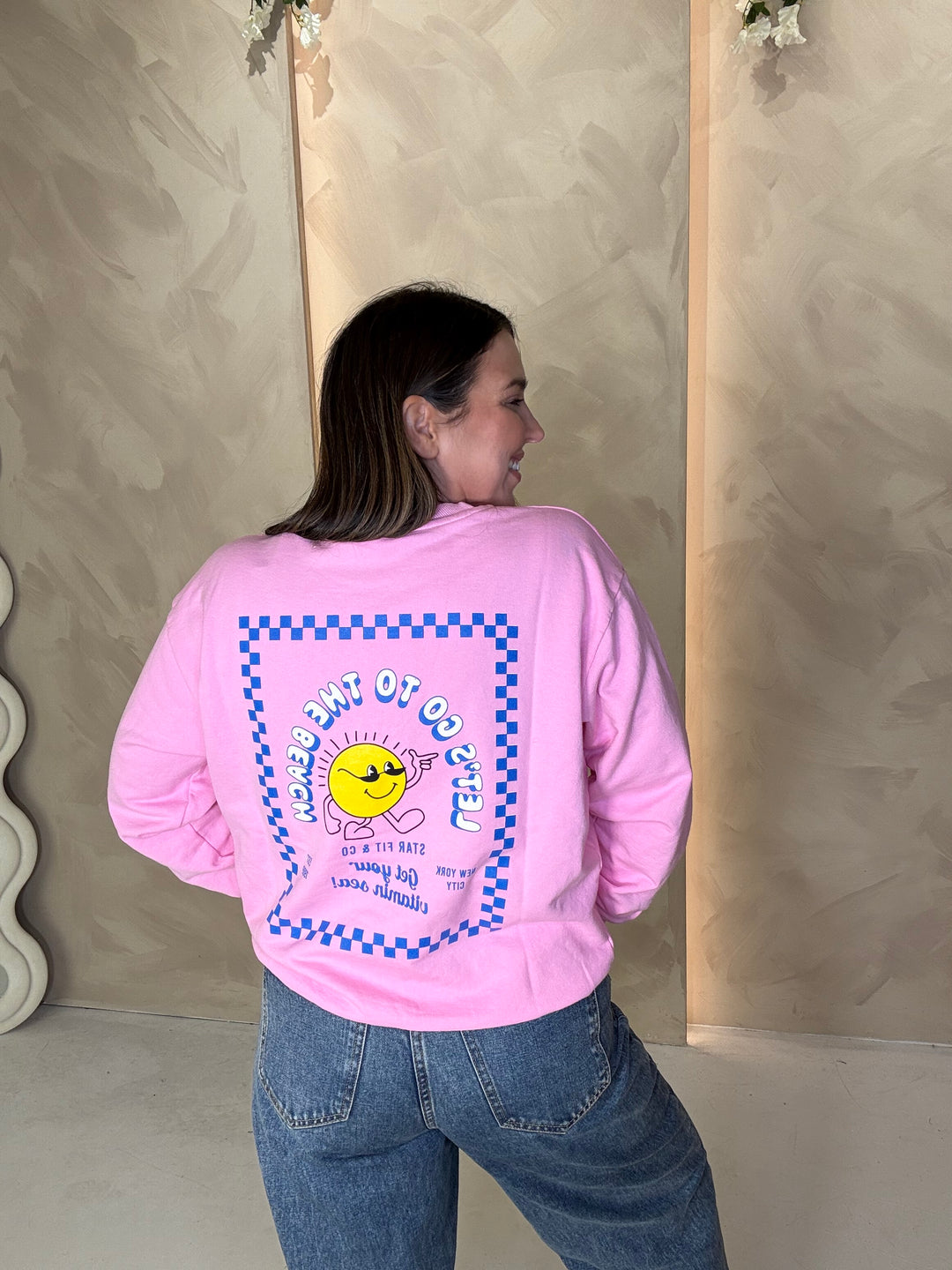 Beach Graphic Sweatshirt - Pink