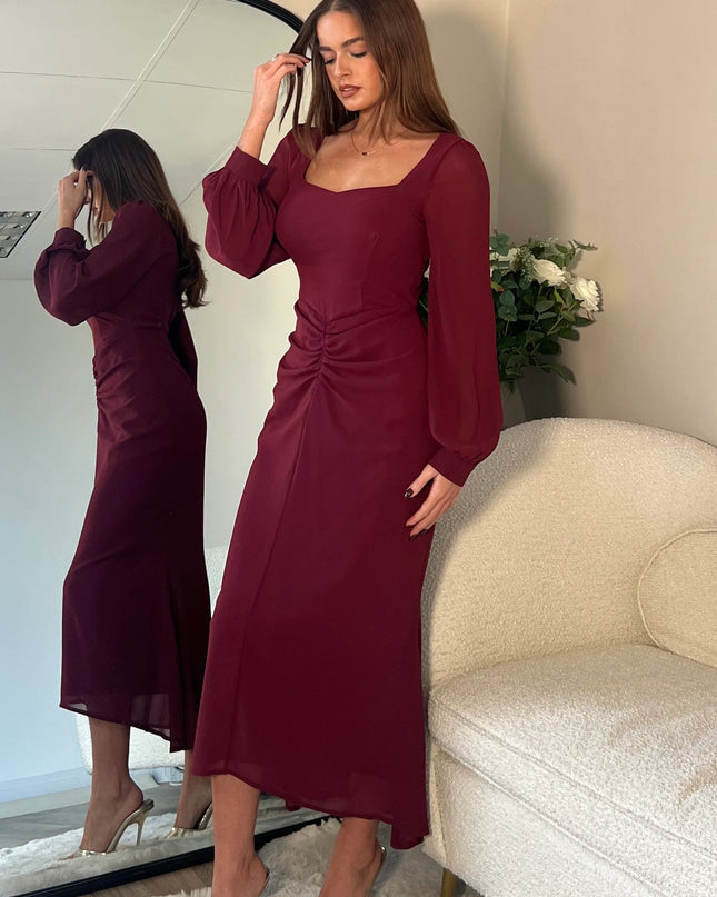 Mina Sweetheart Neckline Ruched Detail Midi Dress - Berry