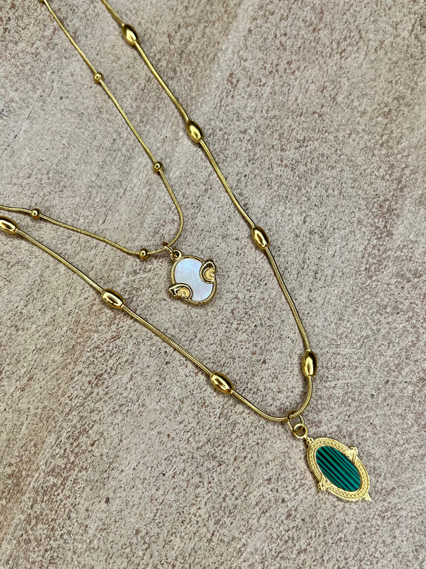 Vintage  Enamel Pendant Necklace - Gold/Cream