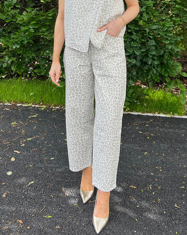 Barrel Printed Jean - Beige Leopard