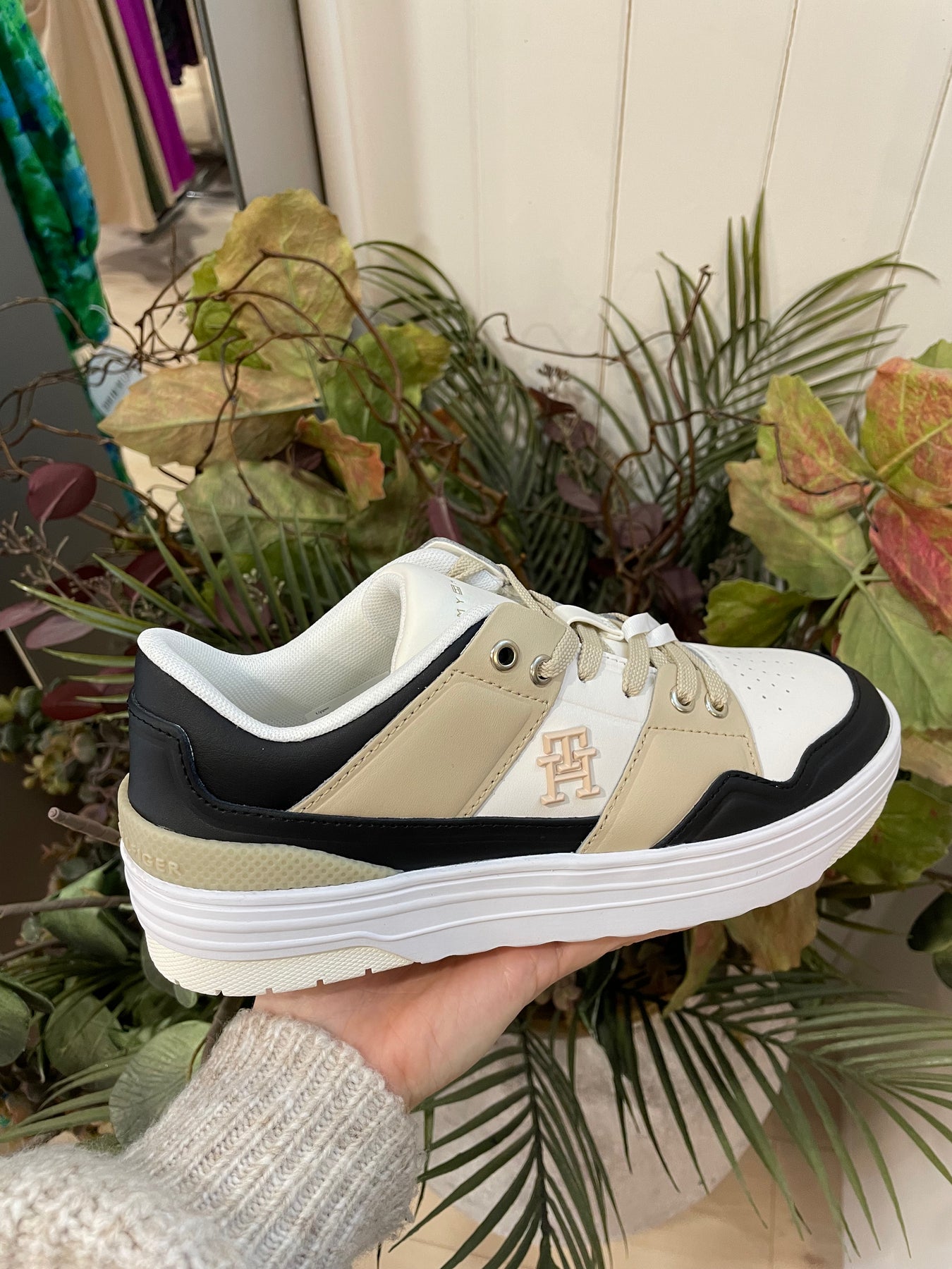 Tommy hilfiger womens chunky 2025 billie trainer